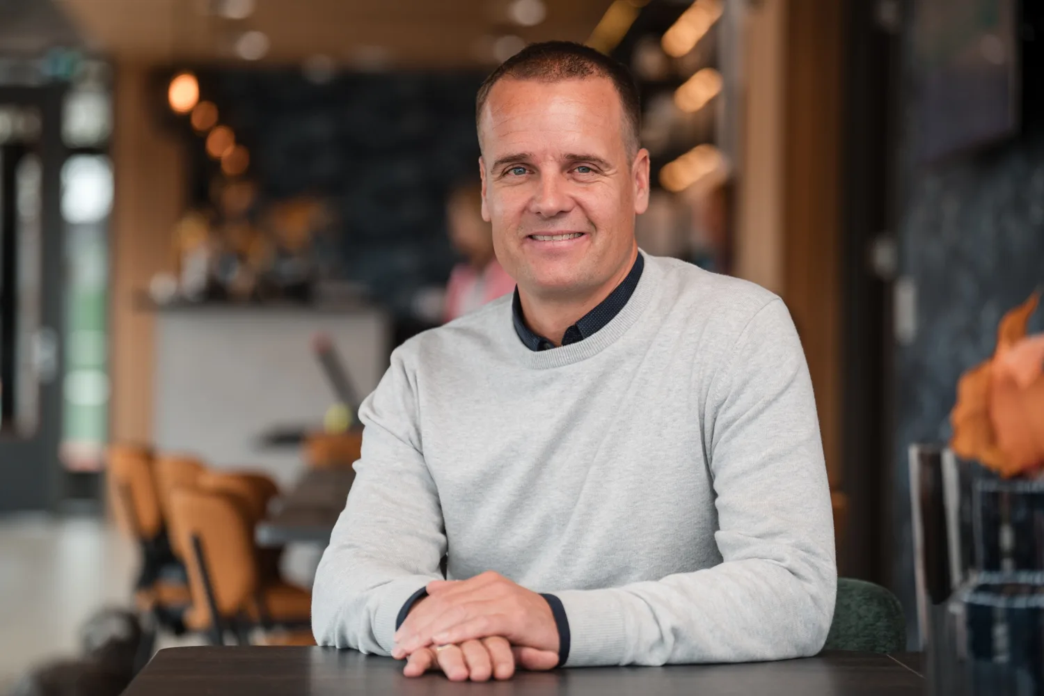 Personal branding sessie buiten, gouden uur belichting